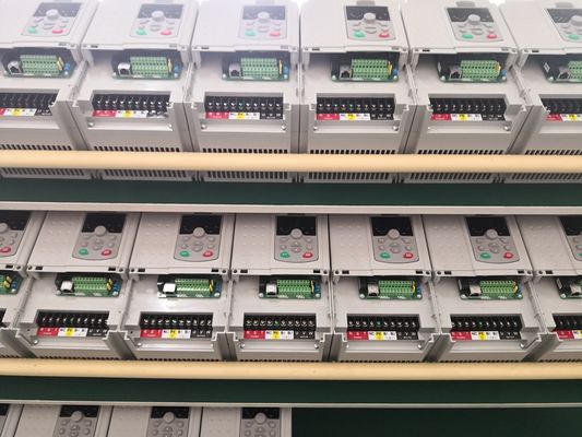 Simple PLC 45A 5.5KW 7.5KW Inverter Input 1 Phase 220v Output 3 Phase 380v